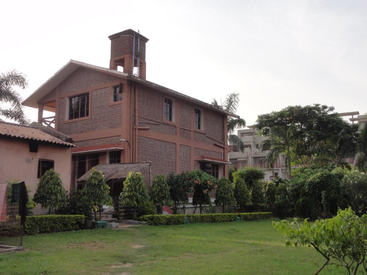 Whispering Woods Inn Bolpur Exterior photo