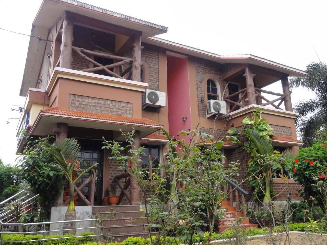 Whispering Woods Inn Bolpur Exterior photo